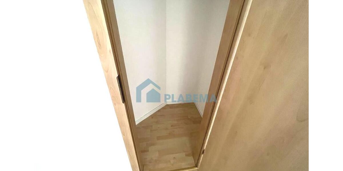 Dachgeschoßwohnung Schwerin - 4 Zimmer, 105 m&sup2;, 1.470&euro; | Angebot:26645278