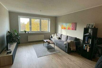 helle 2 Zimmerwohnung im Grünen mit ParkplatzEBK 2 zimmer