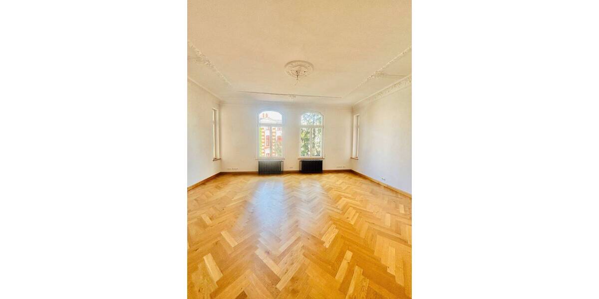 Etagenwohnung Schwerin Paulsstadt - 5 Zimmer, 177 m&sup2;, 2.130&euro; | Angebot:26499226