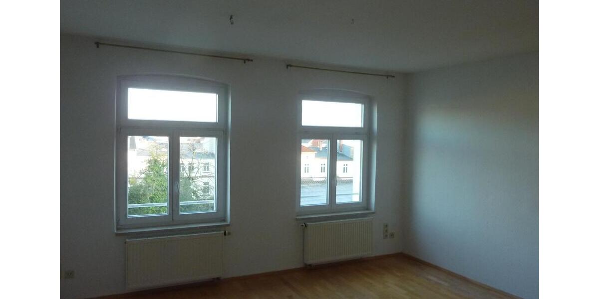 Dachgeschoßwohnung Schwerin - 3 Zimmer, 78 m&sup2;, 780&euro; | Angebot:25053592