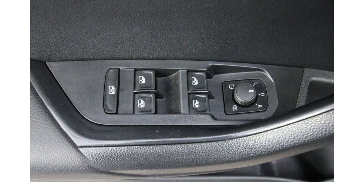Skoda Karoq 2.0 TDI 7-DSG 4x4 Style LED+NAVI+KAMERA 172.628 km 16.000 &euro; Hagenow 19230