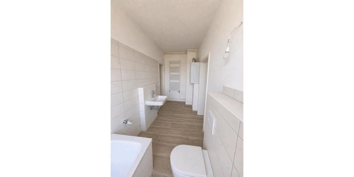 Etagenwohnung Schwerin - 4 Zimmer, 93 m&sup2;, 1.050&euro; | Angebot:26416830