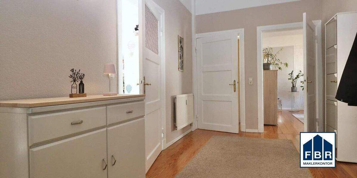 Etagenwohnung Schwerin Weststadt - 4 Zimmer, 121 m&sup2;, 235.000&euro; | Angebot:25899870