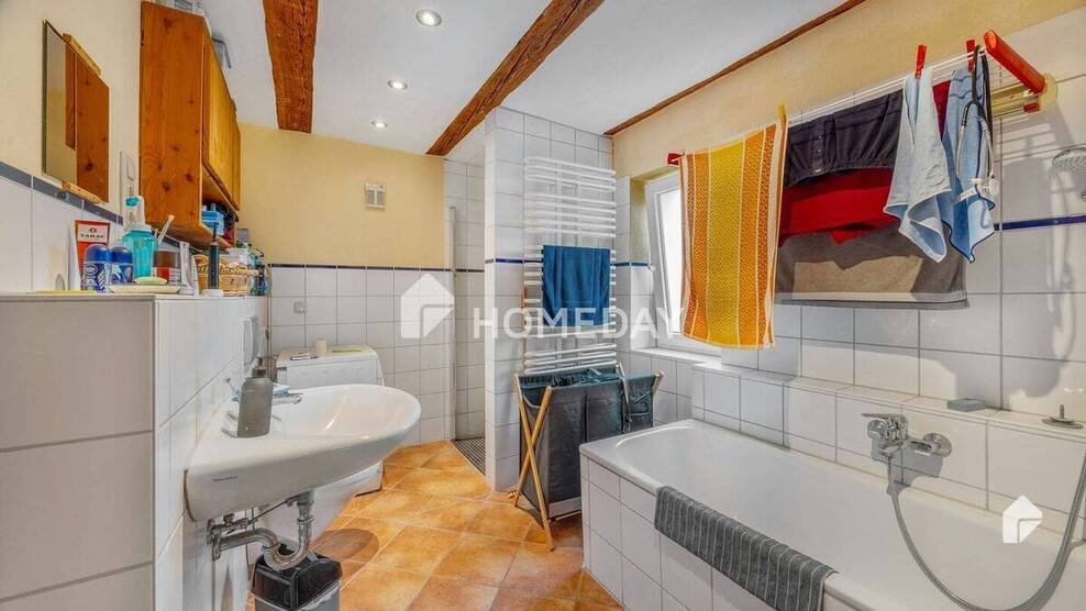 Einzigartiges Bauernhaus in ruhiger Lage - mit großem Grundstück, Scheune und Nebengebäuden 5 zimmer