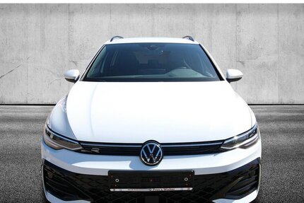 VW Golf VIII Variant 1.5 TSI R-Line LED+KAMERA+ACC 29.466 km 27.500 &euro; Hagenow 19230