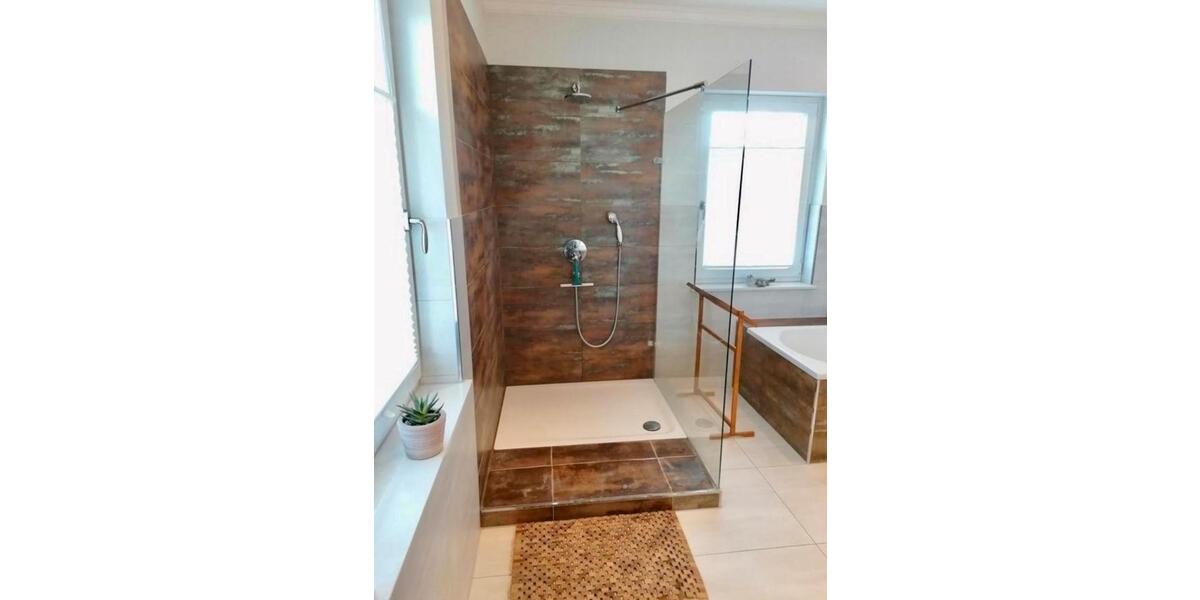 Einfamilienhaus Rastow - 6 Zimmer, 180 m&sup2;, 2.200&euro; | Angebot:25641665