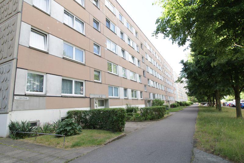 Helle 3-Raum-Wohnung mit Balkon & neuem Glanz zimmer