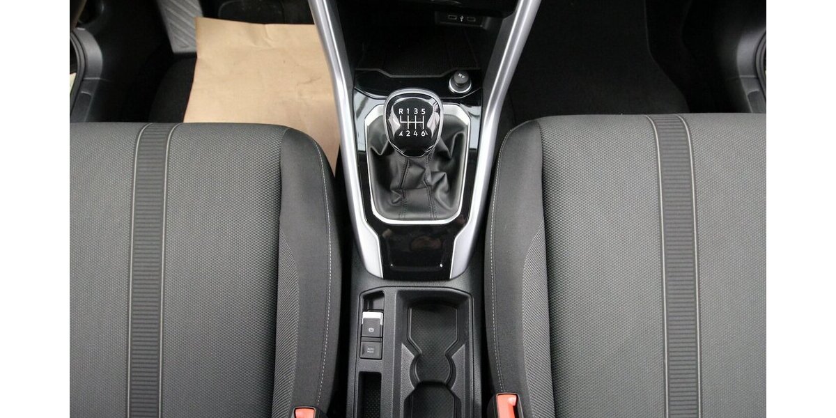 VW T-Roc TSI Life LED+KAMERA+WINTER-PAKET+ACC 45.794 km 19.900 &euro; Hagenow 19230