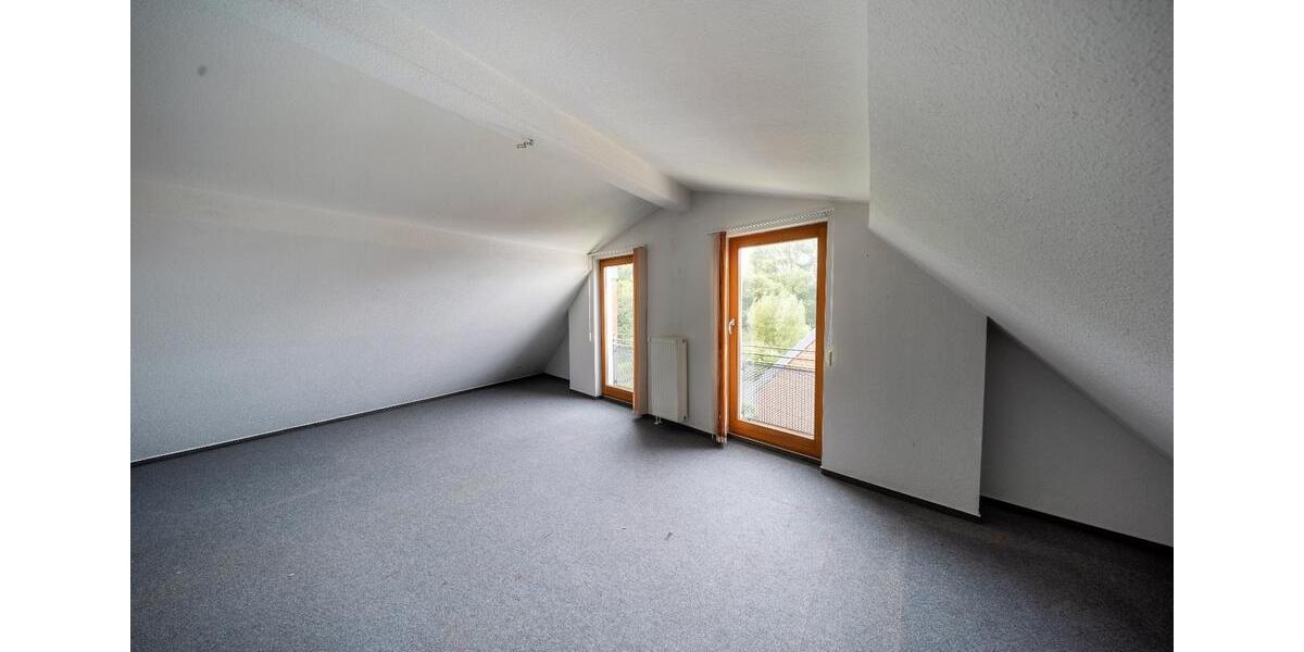 Familienfreundliches Massivhaus mit ausgebautem Studio 5 zimmer