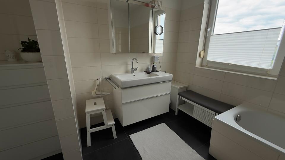 Reihenhaus Schwerin Friedrichsthal - 4 Zimmer, 140 m&sup2;, 1.600&euro; | Angebot:27624767
