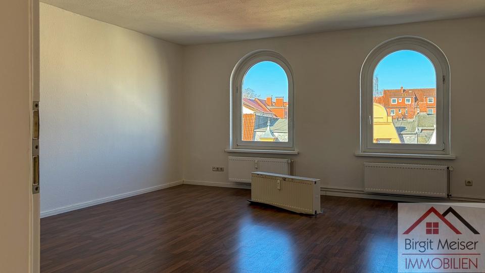 Dachgeschoßwohnung Schwerin - 3 Zimmer, 82 m&sup2;, 820&euro; | Angebot:25538361