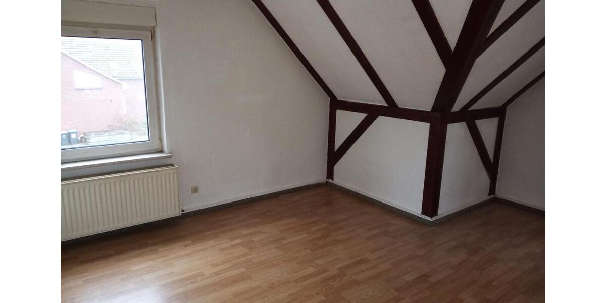 Dachgeschoßwohnung Lewitzrand - 3 Zimmer, 60 m&sup2;, 360&euro; | Angebot:26426136