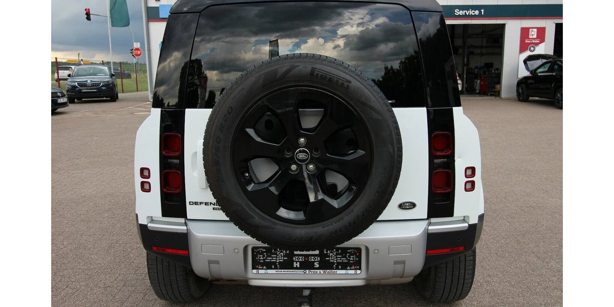 Land Rover Defender D240 2.0 SE AWD LED+AHK+PANO+MEMORY+ACC 72.263 km 43.911 &euro; Hagenow 19230