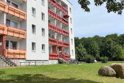 Wohnung Schwerin Mueßer Holz - 4 Zimmer, 68 m&sup2;, 420&euro; | Angebot:25821205