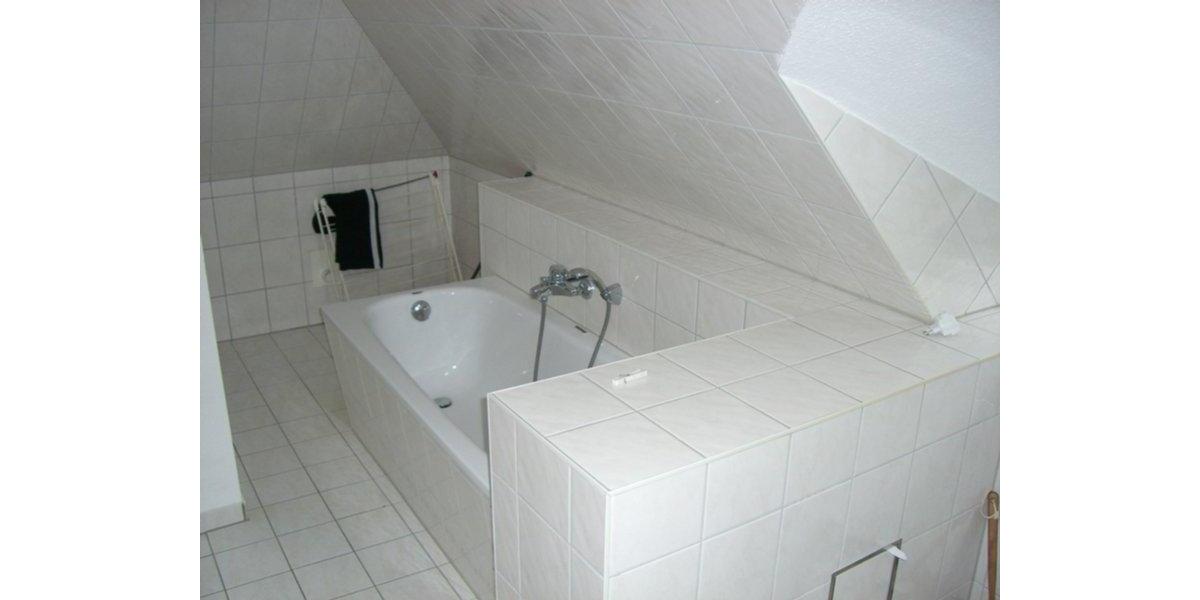 Großzügige 3 Zimmer-Wohnung im Dachgeschoss in der Paulsstadt zu mieten! 3 zimmer