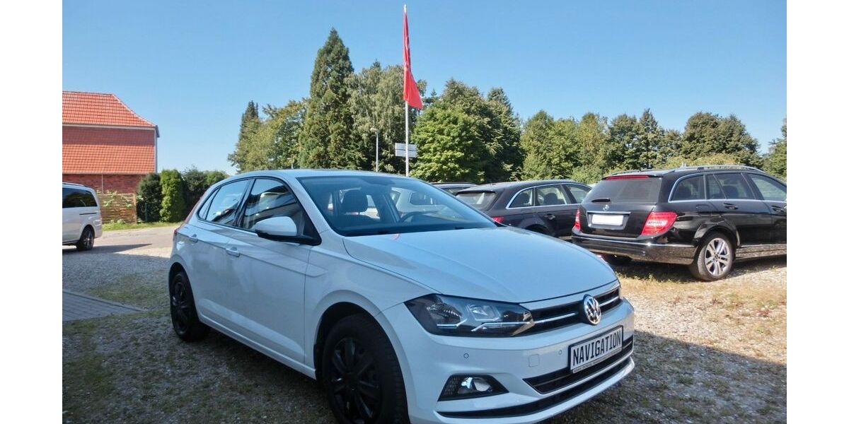 VW Polo 82.000 km 11.990 € Schwerin-Warnitz /MV 19057