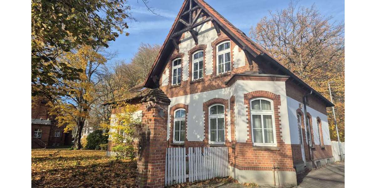 Haus zum Kaufen in Schwerin 513.000 € 418 m² 14 zimmer
