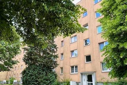 In Ruhiger Lage mit Waldnähe 3-Raum Wohnung mit Balkon und Bad mit Fußbodenheizung 3 zimmer