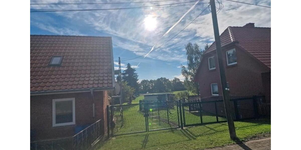 Bobitz Lichtdurchflutete & großzügige 70 m² DG-Wohnung mit Einbauküche, Stellplätzen & Haustieren willkommen – ruhig in DambeckBobitz 1 zimmer