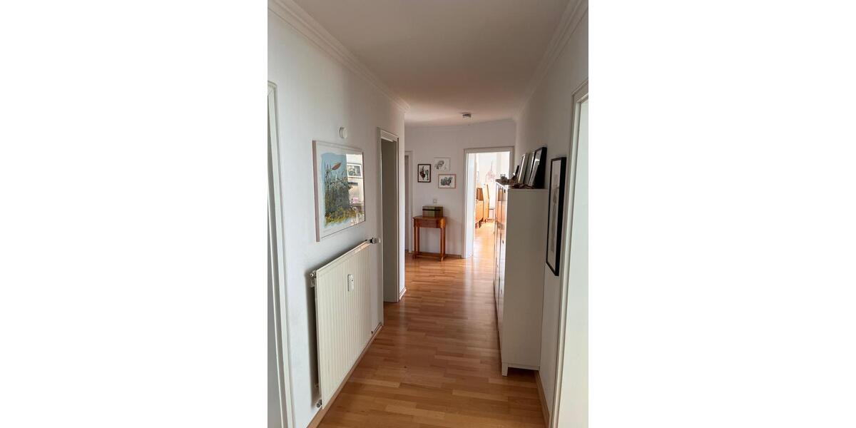 Dachgeschoßwohnung Schwerin - 4 Zimmer, 136 m&sup2;, 500&euro; | Angebot:26364986