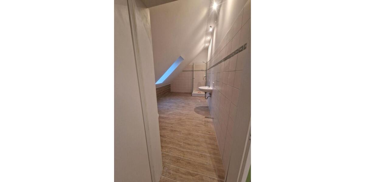 Bobitz Lichtdurchflutete & großzügige 70 m² DG-Wohnung mit Einbauküche, Stellplätzen & Haustieren willkommen – ruhig in DambeckBobitz 1 zimmer