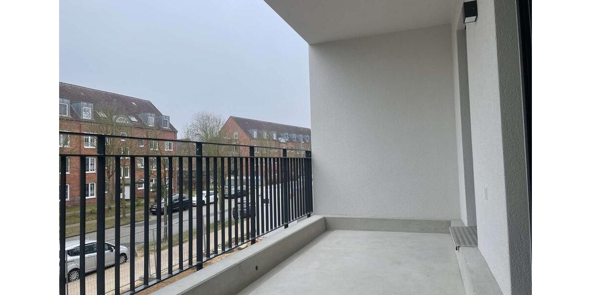 Stufenlose Freiheit! Hochwertige 2-Raum-Wohnung mit 2 Balkonen in Krebsförden 2 zimmer