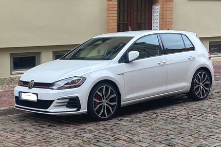 VW Golf 65.000 km 23.999 &euro; Wismar 23968