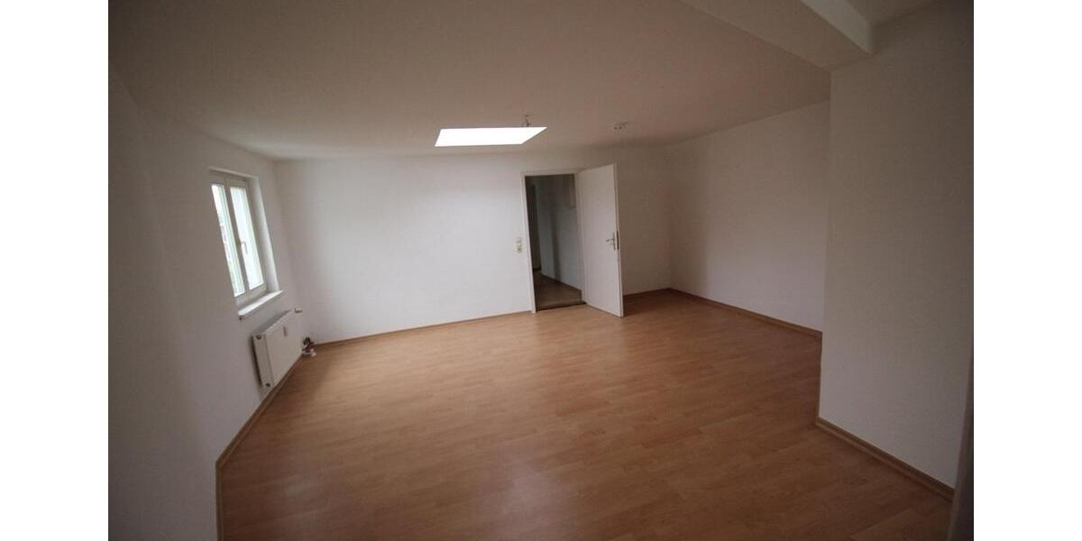 Dachgeschoßwohnung Schwerin Neumühle - 1 Zimmer, 47 m&sup2;, 400&euro; | Angebot:26253818