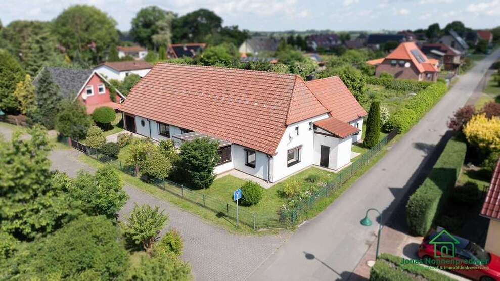 Haus zum Kaufen in Warsow 250.000 € 209 m²