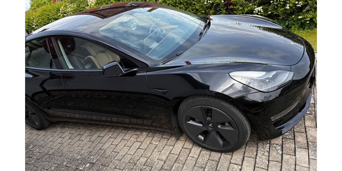 Tesla Model 3 67.000 km 28.700 &euro; Wismar 23966