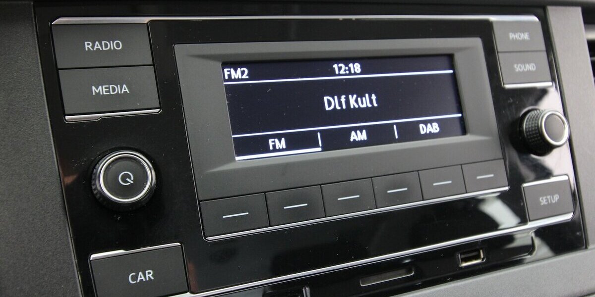 VW T6.1 Kombi lang 2.0 TDI 9-SITZER+2xKLIMA+PDC+AHK 161.457 km 27.900 &euro; Hagenow 19230