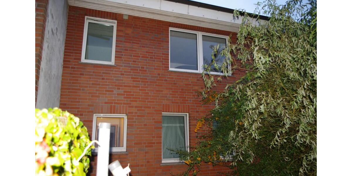 3 Zimmer Wohnung mit Wohnküche 2 Zimmer 2 Bäder + Flur 1 zimmer