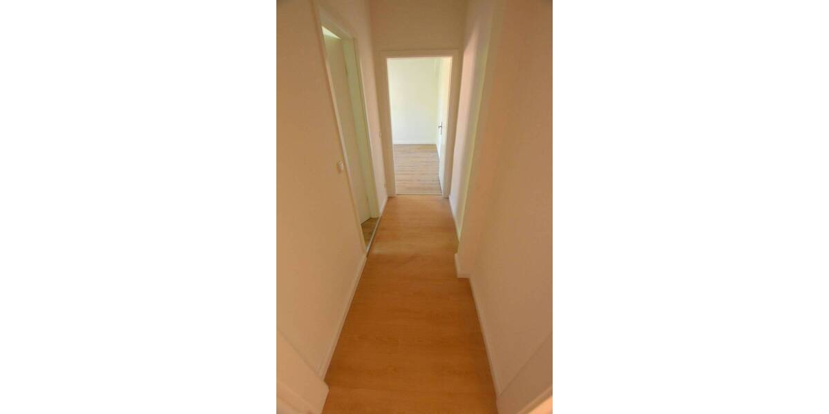 Etagenwohnung Schwerin Weststadt - 3 Zimmer, 84 m&sup2;, 650&euro; | Angebot:26556126
