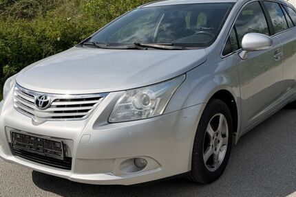 Toyota Avensis 408.100 km 2.700 &euro; Rastow 19077