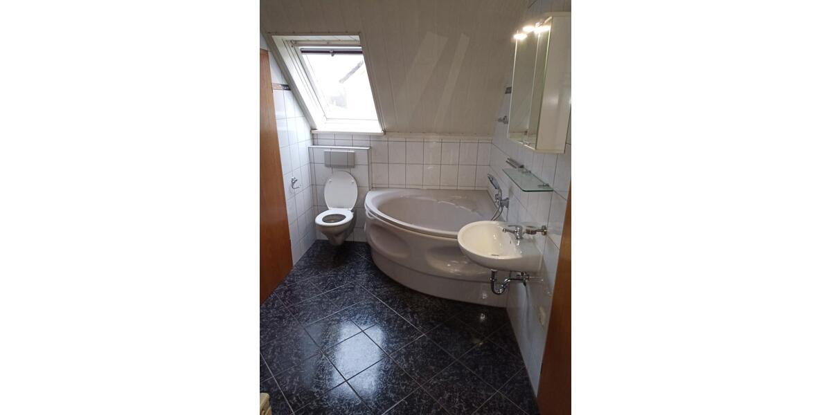 Dachgeschoßwohnung Lewitzrand - 3 Zimmer, 60 m&sup2;, 360&euro; | Angebot:26426136