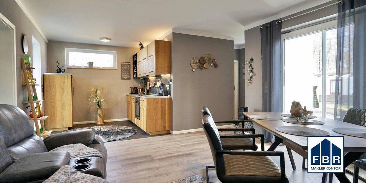 Mehrfamilienhaus, Wohnhaus Schwerin Wickendorf - 2 Zimmer, 65 m&sup2;, 125.000&euro; | Angebot:26018477