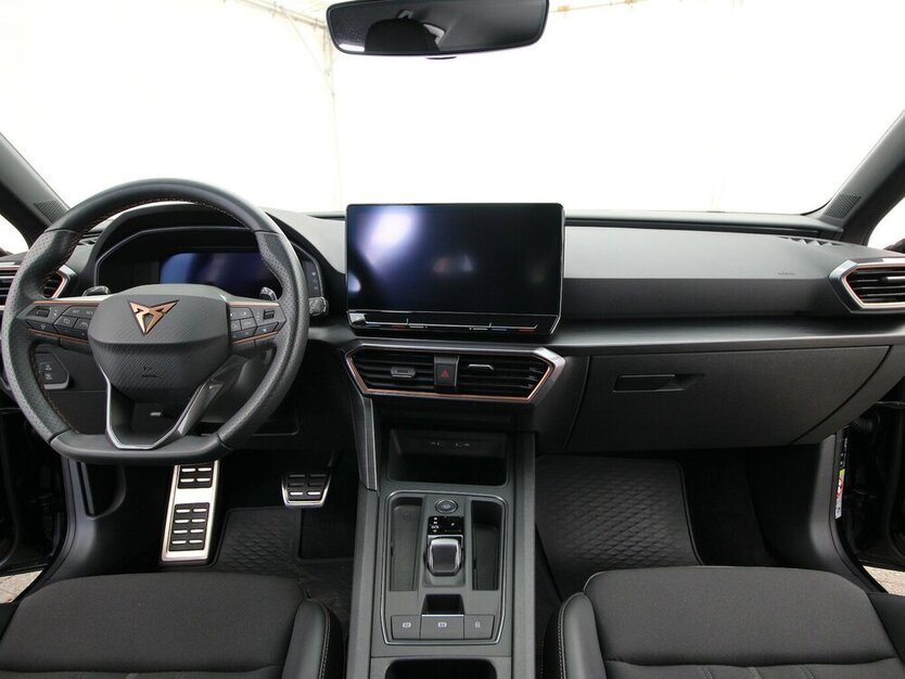 Leon Sportstourer e-HYBRID 6-DSG NAVI+LED+KAMERA