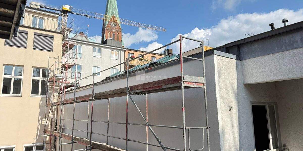 Mitten in der Stadt, fern vom Trubel: 2-Zimmer-Hofwohnung mit Balkon 2 zimmer