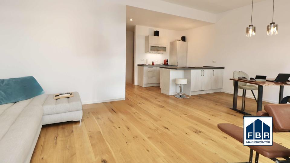 Dachgeschoßwohnung Schwerin Altstadt - 2 Zimmer, 71 m&sup2;, 880&euro; | Angebot:26449257
