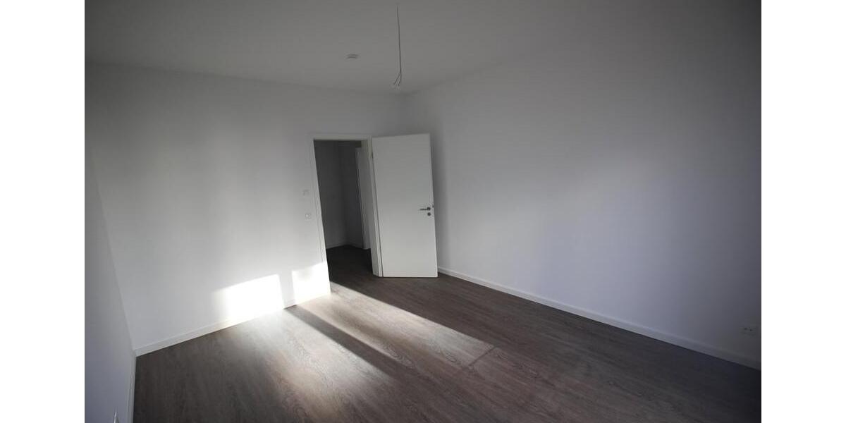Erdgeschoßwohnung Schwerin Altstadt - 3 Zimmer, 110 m&sup2;, 1.540&euro; | Angebot:24495567