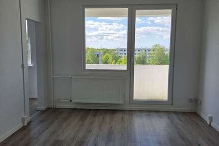 Wohnung Schwerin Gartenstadt - 2 Zimmer, 42 m&sup2;, 312&euro; | Angebot:26833565