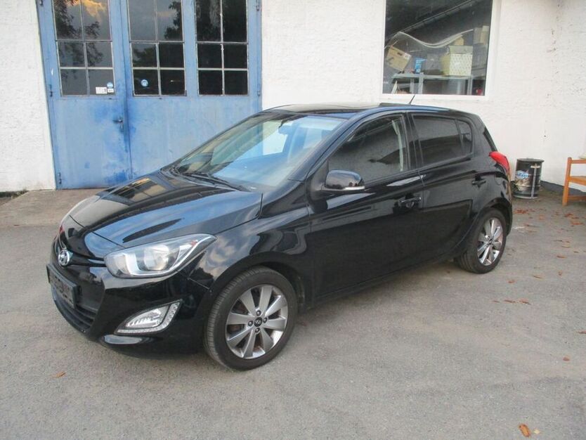 i20
