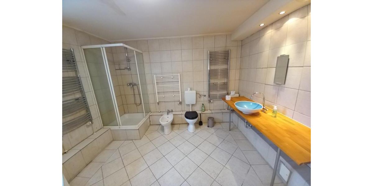 Hochparterre Wismar Altstadt - 4 Zimmer, 150 m&sup2;, 1.600&euro; | Angebot:26637144