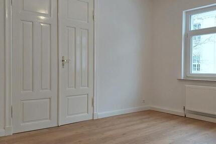 Wohnung Schwerin - 4 Zimmer, 104 m&sup2;, 1.300&euro; | Angebot:25902607