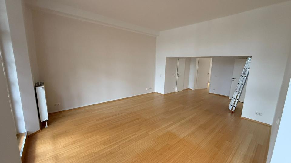 Erdgeschoßwohnung Schwerin Friedrichsthal - 2 Zimmer, 82 m&sup2;, 819&euro; | Angebot:24492773