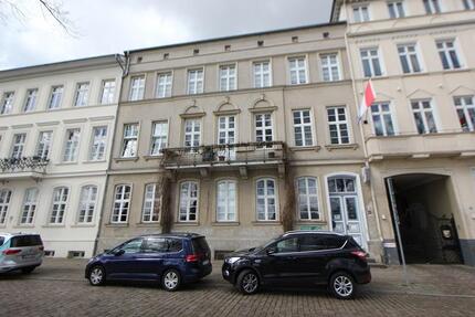 Wohnung Schwerin Altstadt - 4 Zimmer, 120 m&sup2;, 1.100&euro; | Angebot:25783037