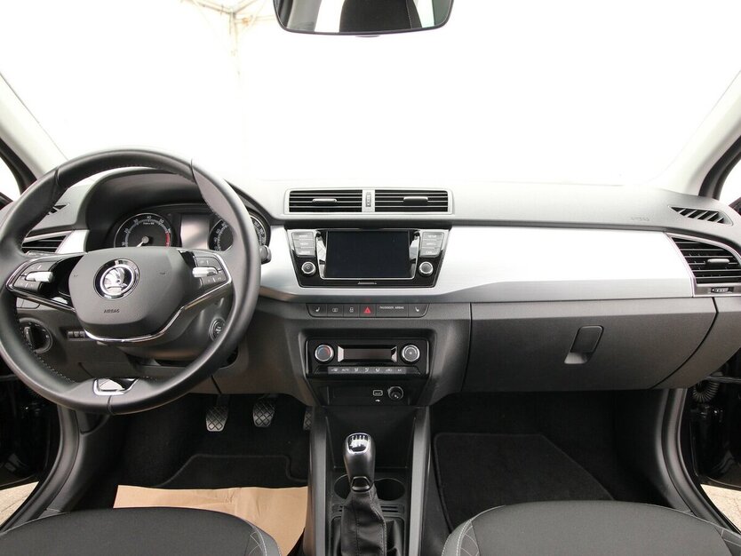 Skoda Fabia Combi TSI Ambition Plus KAMERA+SITZHEIZUNG 52.393 km 15.900 € Hagenow 19230