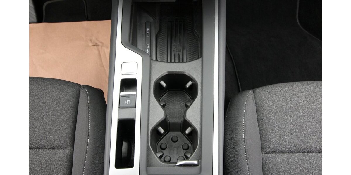 VW Passat Variant 1.5 eTSI 7-DSG LED+KAMERA+WINTER 33.281 km 26.900 &euro; Hagenow 19230