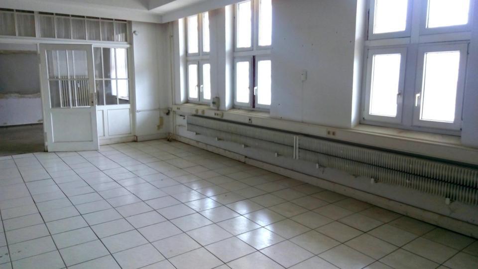Hallenflächen, Lagerräume, Büroräume zu vermieten