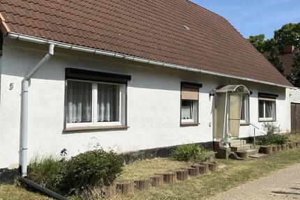 Großes Grundstück in Flessenow mit sanierungsbedürftigem EFH